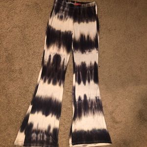 Bell bottom leggings